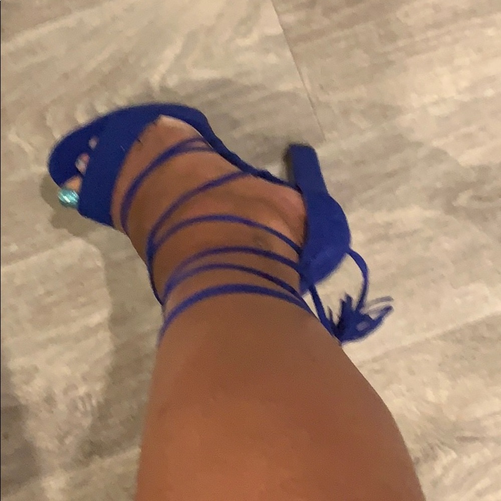 Lace up platform heels with tassel